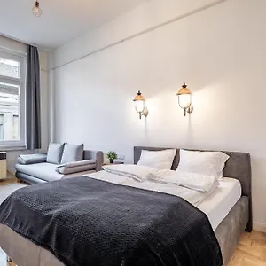 Apartamento Luxurious At Center, Budapest